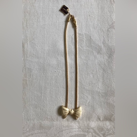 Vintage Monet Bow Pendant Necklace - Picture 4 of 4